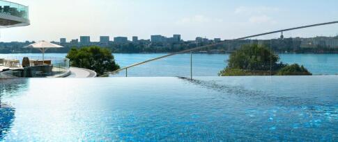 Sie können das The Fontenay Hamburg jetzt bereits ab 218.00 EUR p.P. buchen