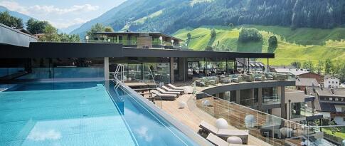 Sie können das AMONTI Wellnessresort jetzt bereits ab 259.50 EUR p.P. buchen