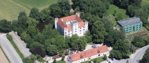 Sie können das Schlossparkhotel Mariakirchen jetzt bereits ab 57.00 EUR p.P. buchen