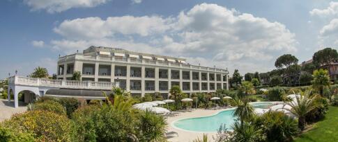 Sie können das Palace Hotel Desenzano jetzt bereits ab 102.50 EUR p.P. buchen