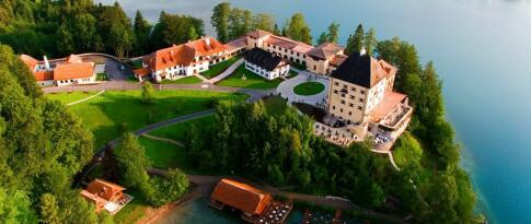 Sie können das Schloss Fuschl jetzt bereits ab 245.00 EUR p.P. buchen