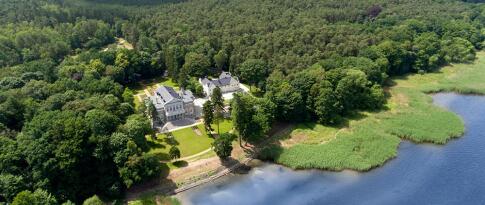Sie können das The Lakeside Burghotel zu Strausberg jetzt bereits ab 169.00 EUR p.P. buchen